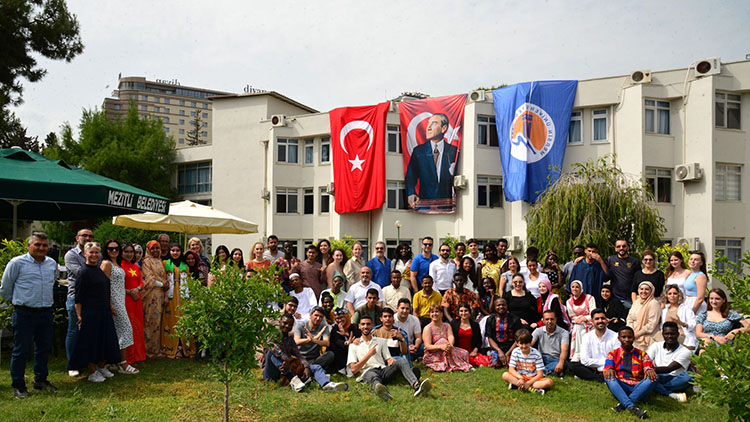 ÜNİVERSİTEMİZ TÜRKÇE ÖĞRETİMİ UYGULAMA VE ARAŞTIRMA MERKEZİ (TUAM) KÜLTÜR ŞÖLENİ DÜZENLEDİ