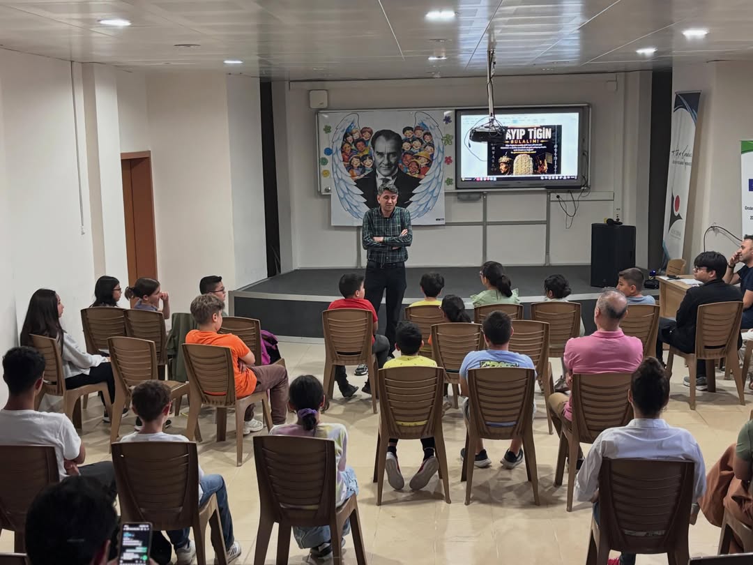 Mersin Üniversitesi Türkçe Öğretimi Uygulama ve Araştırma Merkezi Öğr. Gör. Tolga Arslan'ın Katılımıyla Hadiye Kuradacı Bilsem Merkezinde “Türk Dili ve Gelişimi” Adlı Söyleşi ve Etkinlik Düzenlendi